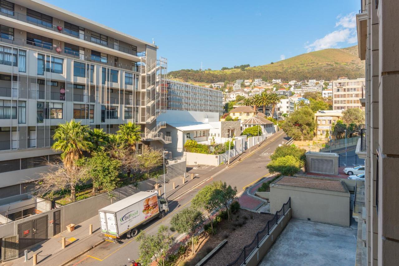 Cape Royale I Whosting Cape Town