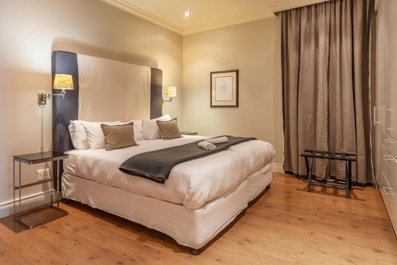 Cape Royale I Whosting * Cape Town